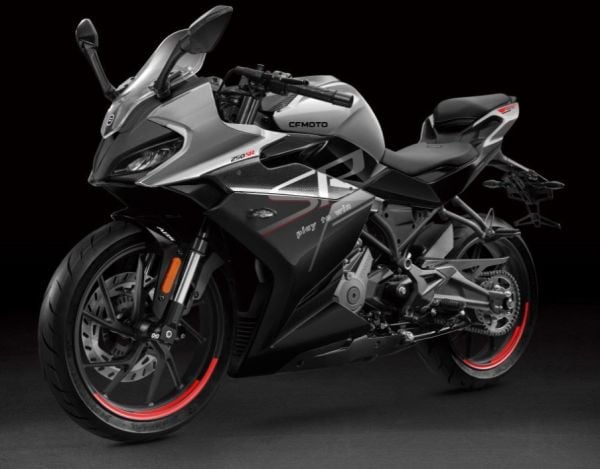 CF Moto 250 SR ON ÇAMURLUK ARKA PARÇA - ORJİNAL